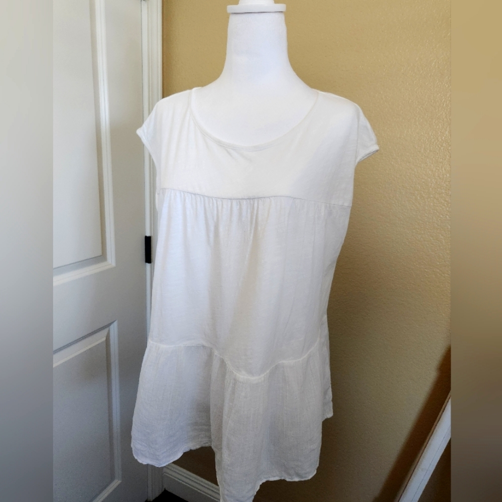 Velvet by Anthropologie White Top Shirt Size Medium